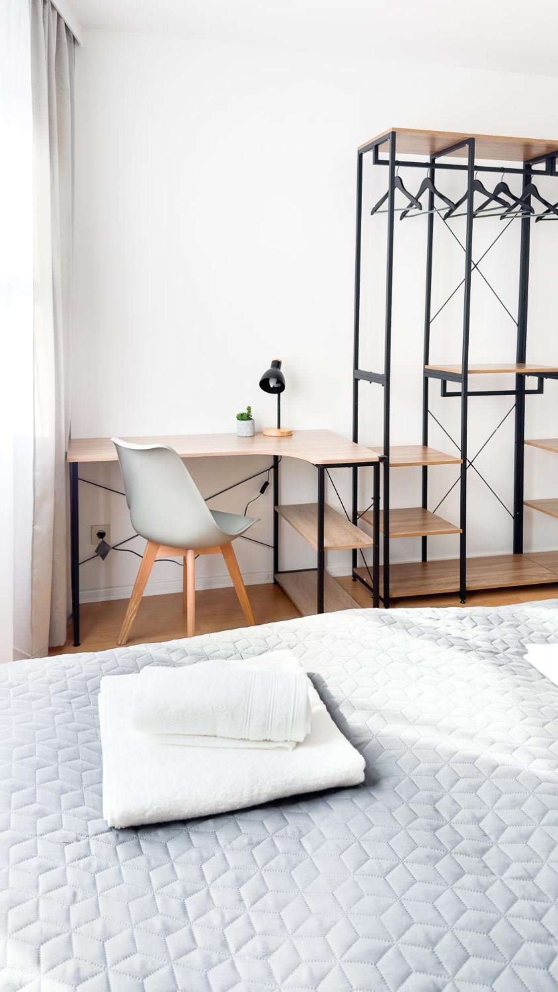 Neu - Zentrum, 3 Zi, Free Tiefgarage, Smart Tv, Wlan Apartment *