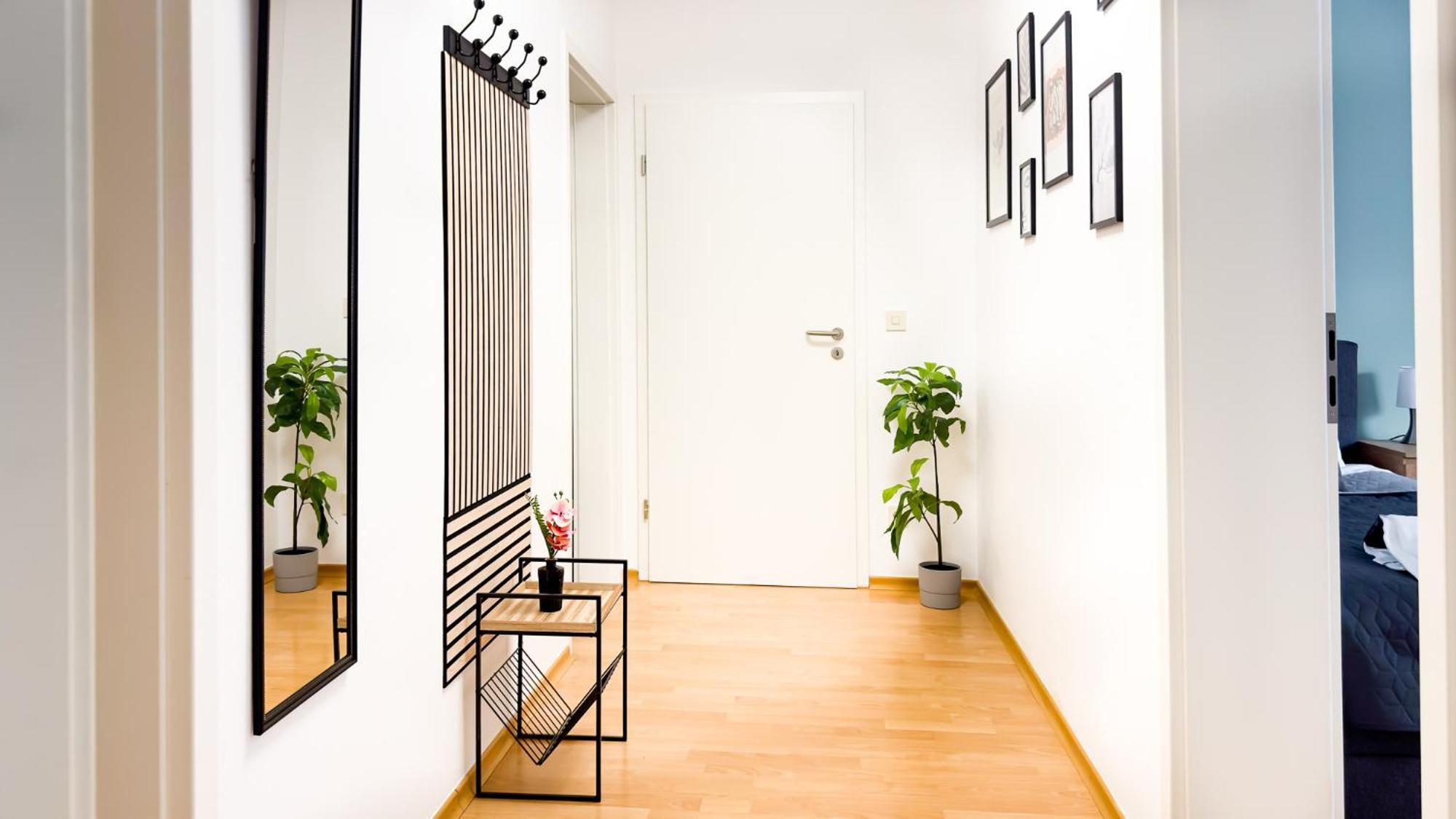 Neu - Zentrum, 3 Zi, Free Tiefgarage, Smart Tv, Wlan