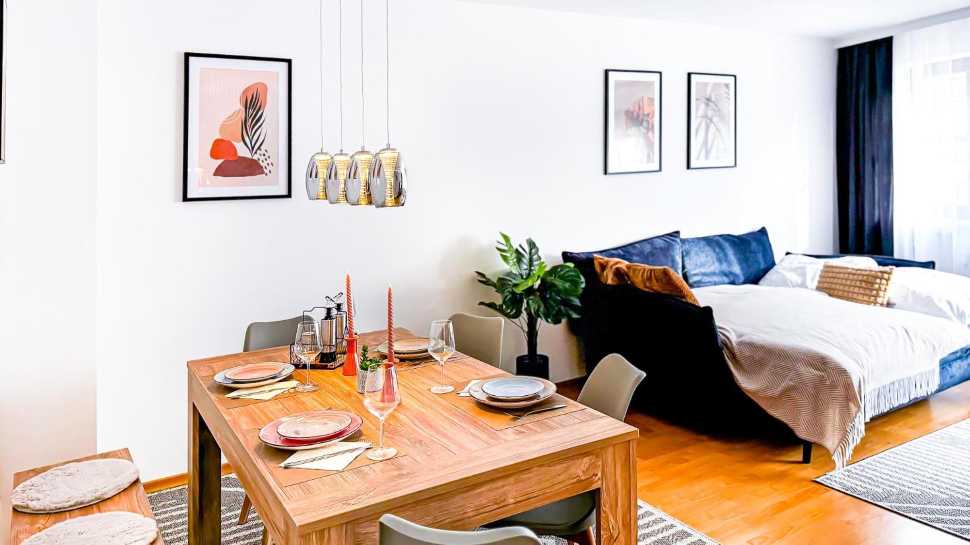 Neu - Zentrum, 3 Zi, Free Tiefgarage, Smart Tv, Wlan *